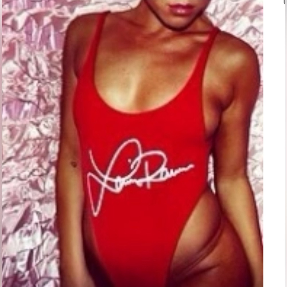NWOT ⚜️❤️⚜️ Laina Rauma rare! Red thong one piece bikini swimsuit